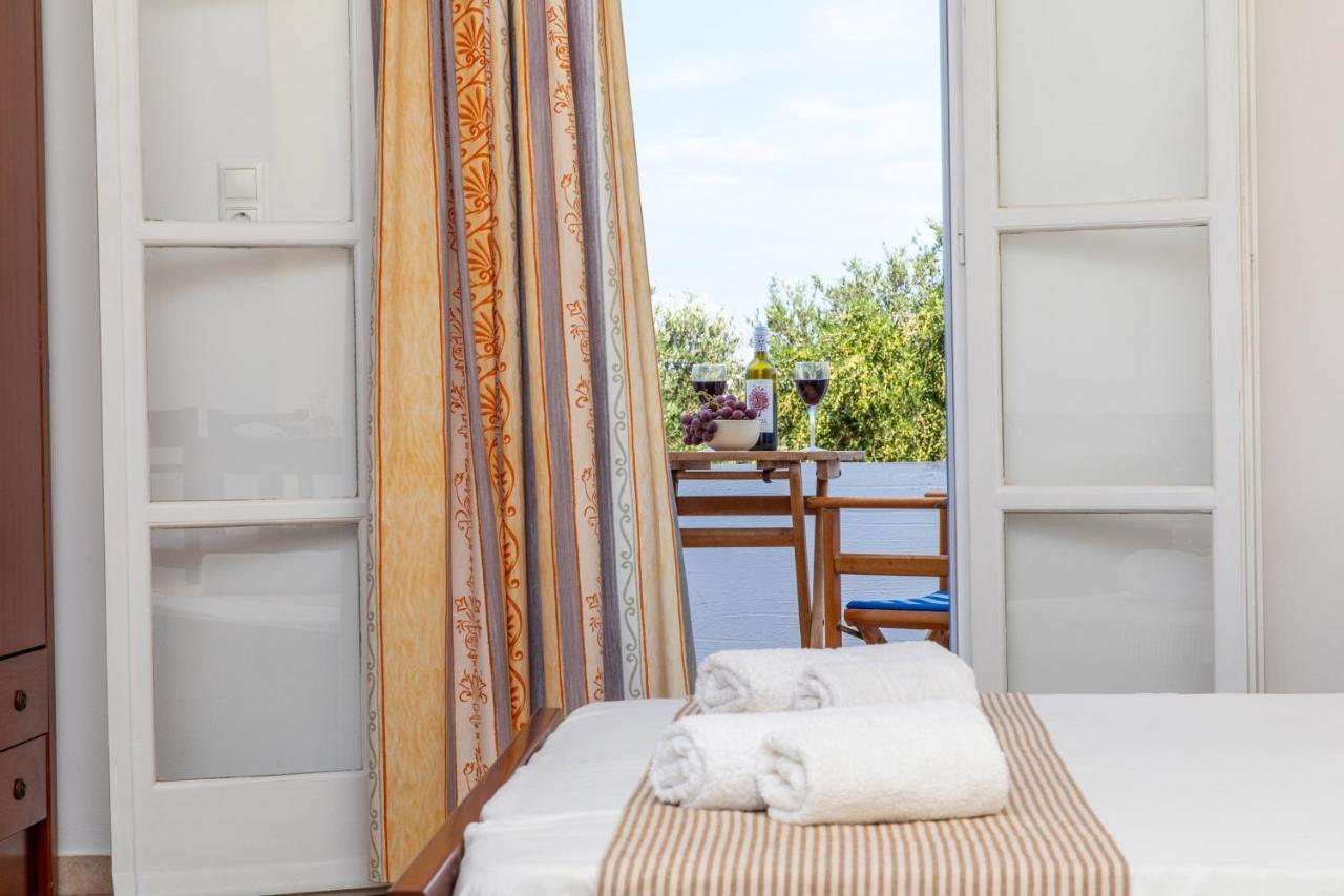 Surfer Paradise Naxos City Bagian luar foto